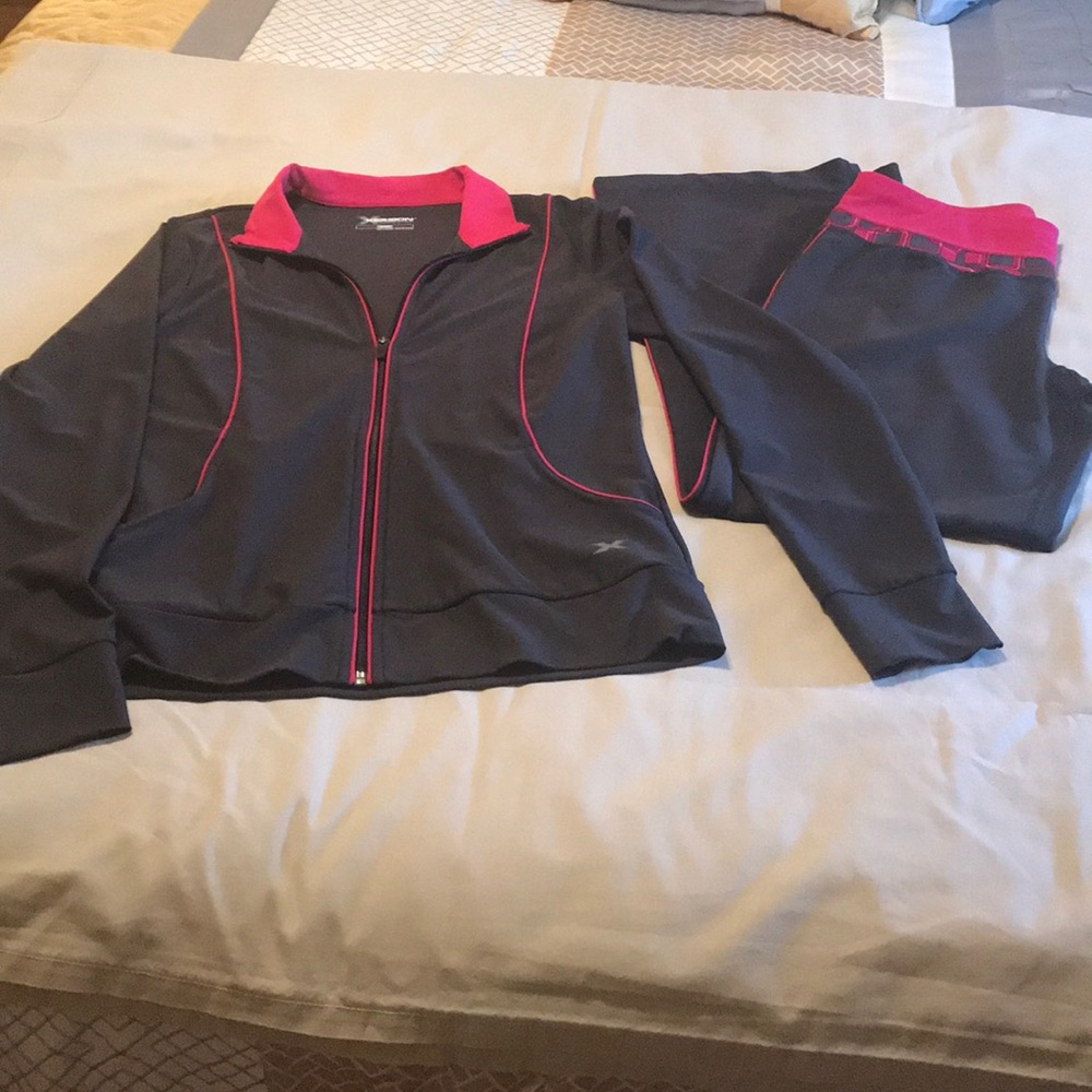 Xersion Performance Ware Two Piece Jogging Set. - image 1